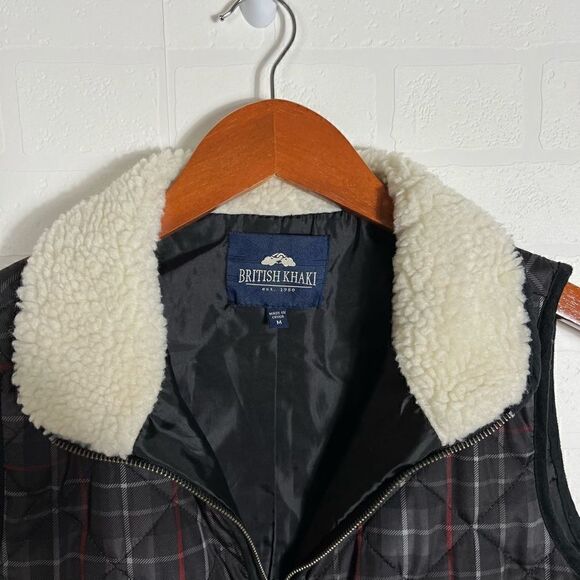 British Khaki Women’s Light weight Quilt Vest size medium - Picture 6 of 8